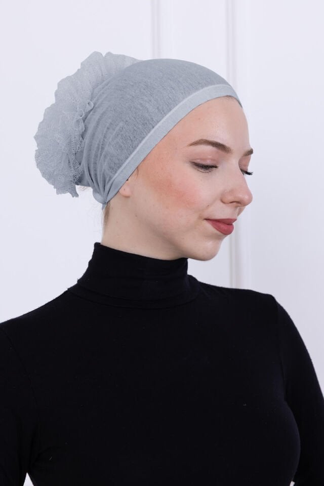 Fırfırlı Önden Dikişli Penye Bone - Kadın Tesettür Bağlamalı Topuz İç Bone Açık Gri